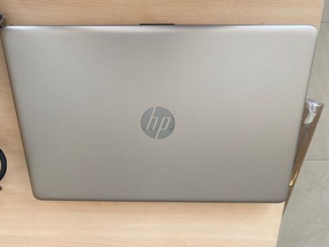 HP 15 da0054TU i3 7020U/4GB/500GB/15.6