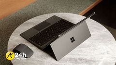  Surface Pro 8 lộ ảnh kèm thông số cấu hình chi tiết: Màn hình 120Hz, có 2 cổng Thunderbolt… 
