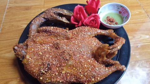 2 cách làm vịt nướng muối ớt cay ngon đậm đà thơm lừng ăn là ghiền