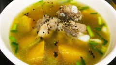  Cách nấu canh bí đỏ nấu sườn heo ngọt bùi hấp dẫn đơn giản cho bữa cơm 