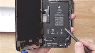 Cận cảnh màn tháo tung iPhone 12 Pro Max trước ngày mở bán, tiết lộ dung lượng pin và thiết kế bo mạch chủ