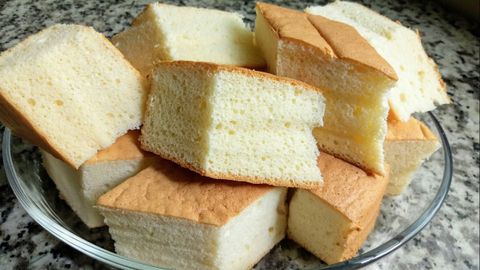 2 Cách làm bánh bông lan nước cốt dừa đơn giản, bông mềm, hấp dẫn