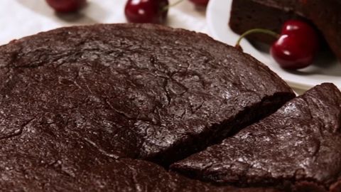 Cách làm bánh brownie socola bằng nồi cơm điện đơn giản thơm ngon bất bại