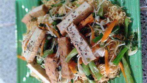 Cách làm mì xào đậu hũ dai ngon hấp dẫn cực đơn giản cho bữa sáng gia đình