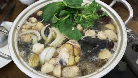 2 cách nấu lẩu gà tiềm thuốc bắc thơm ngon nhiều dinh dưỡng bồi bổ sức khỏe