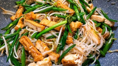 2 Cách làm bún gạo xào chay ngon đơn giản, cho bữa cơm thanh đạm