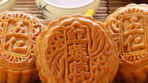 Cách làm bánh Trung Thu không nhân đơn giản tại nhà đón hội Trăng Rằm