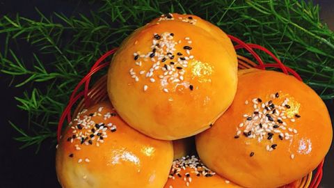 2 cách làm bánh mì nhân thịt gà bằng máy nhồi bột thơm ngon, đơn giản