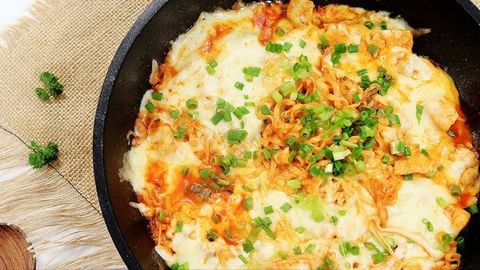 Cách làm mì trộn phô mai thịt gà béo ngon hấp dẫn dễ làm đổi vị bữa ăn