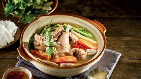 3 cách làm lẩu gà nấu mẻ thanh nhẹ chua ngọt cho ngày mưa thêm ấm áp