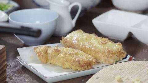 Cách làm sandwich chiên giòn nhân táo sốt mới lạ, giòn tan ngon xuất sắc