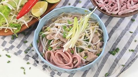 Cách làm mì củ dền lạ miệng thơm ngon hấp dẫn đổi vị bữa ăn hằng ngày