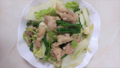 Cách làm cải thảo xào thịt heo thanh đạm cho bữa cơm ngày nóng