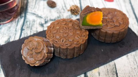 3 cách làm bánh Trung Thu socola thơm ngọt, đơn giản lạ miệng cho cả nhà