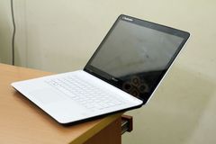  Laptop Sony Vaio Svf14217sgw 