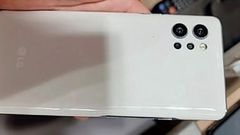  LG Q92 5G lộ ảnh thực tế với bộ camera lạ mặt sau, màn hình ‘nốt ruồi’, khung viền dường như bằng thép không gỉ? 