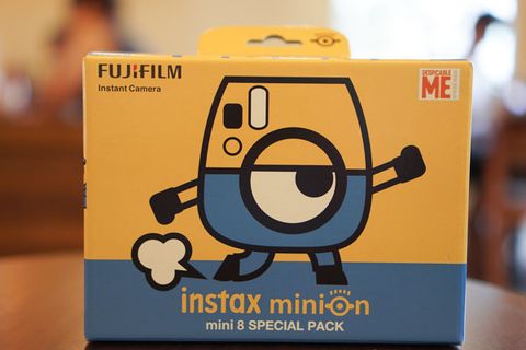 Fujifilm Instax Mini 8 Phiên Bản Minion