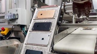 Thay vì tái chế, một công ty tại Canada bị cáo buộc đã bán ra thị trường 100 ngàn chiếc iPhone, iPad, Apple Watch cũ