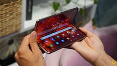  Samsung chiếm 80% thị phần của phân khúc smartphone màn hình gập trong năm 2020, bạn nghĩ sản phẩm nào sẽ bán chạy nhất? 