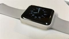  Với sự ra mắt của đồng hồ thông minh Apple Watch Series 6, nhà Táo ngừng sản xuất các mẫu Apple Watch bằng gốm 