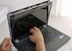  Thay Vo Moi Laptop Acer E5-573 