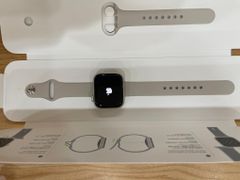  Apple Watch Series 7 GPS, 41mm Starlight Aluminium Case with Starlight Sport Band - Regular (MKMY3VN/A) 