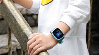 Đồng hồ trẻ em Abardeen T3 đang có giá rất tốt, có thể video call ngon lành, này mà chọn làm quà Tết cho bé thì còn gì bằng