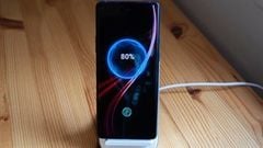  OnePlus 9 Pro sẽ hỗ trợ sạc không dây công suất lên đến 50W, không biết bộ sạc không dây bán lẻ có giá bao nhiêu? 