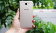  Thay nắp lưng Samsung Galaxy J7 Prime 