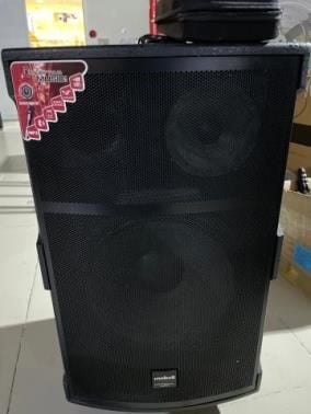 Loa kéo Karaoke Mobell K1501 800W