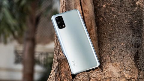 Realme Narzo 30 với pin lớn 5.000mAh, sạc nhanh 30W rò rỉ ảnh thực tế, smartphone giá rẻ mà thiết kế cuốn hút lắm luôn