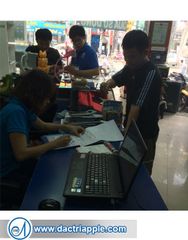 Center selling iPad prestige