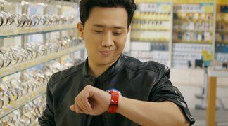 Trấn Thành ra mắt phim trinh thám hài Đặc vụ thời gian 2, liên tục đột nhập cửa hàng Trung Tâm Bảo Hành để làm gì?