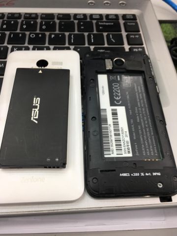 Xác Điện Thoại Asus Zenfone 4 Trắng