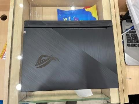 Asus G512 i7 10750H/8GB/512GB/4GB GTX1650Ti/15.6