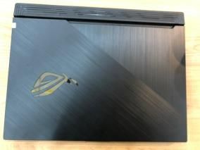 Laptop Asus Gaming Rog Strix G512 i7 10750H/8GB/512GB/144Hz/4GB GTX1650Ti/Win10 (IAL001T)