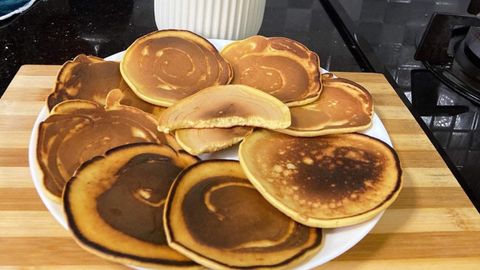 Cách làm bánh rán doremon không nhân, không cần máy đánh trứng
