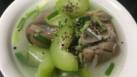 Cách nấu chân giò hầm bí xanh (bí đao) ngon ngọt đơn giản tại nhà