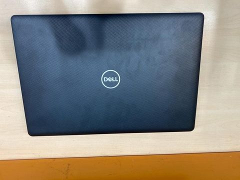 Dell Inspiron 3580 i7 8565U/8GB/256GB/2GB AMD 520/15.6