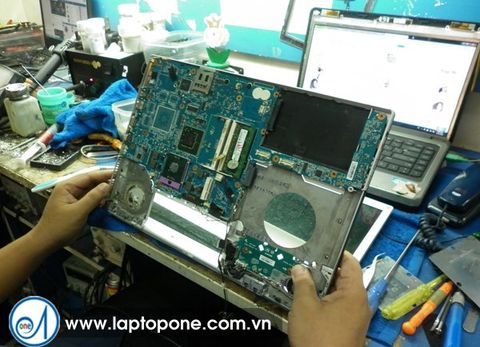 Sửa iPhone SE mất sóng uy tín