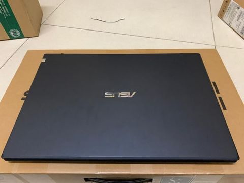 Asus F571GT i5 9300H/8GB/32GB+512GB/4GB GTX1650/15.6