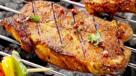 Cách nướng thịt không bị dính vỉ mà bạn nên bỏ túi ngay để thực hiện