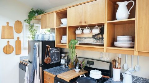 12 Cách sắp xếp đồ dùng nhà bếp gọn gàng, đẹp mắt và tinh tế