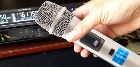 Cách chỉnh tần số micro trên loa kéo tránh bị hú tiếng, nhiễu sóng