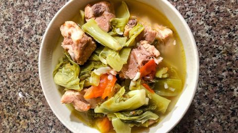 Cách nấu canh cải chua sườn non chua ngọt ngon hấp dẫn giải nhiệt