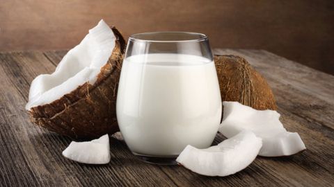 Các cách bảo quản nước cốt dừa lâu và nhận biết nước cốt dừa bị hỏng