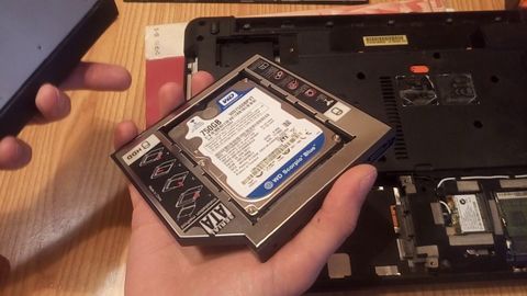 Thay ổ cứng Macbook Air MD712 giá rẻ