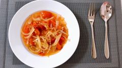 2 Cách làm hành tây xào cà chua thơm ngon, chay mặn đều dùng được 