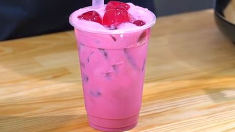 Cách làm trà sữa thanh long đỏ đẹp mắt, thơm ngon, ngọt mát