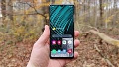  Galaxy M42 5G cực đáng mua với giá chỉ 7.8 triệu, có ngay Snapdragon 750G và viên pin 6.000mAh, chờ mua 'em nó' thôi 